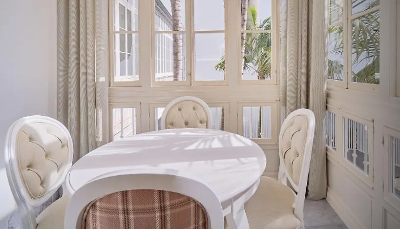 Apartment Tandem Palacio Veedor De Galeras Suites Cadiz
